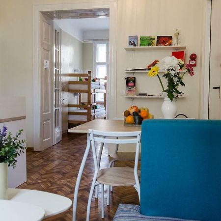 Roommates Hostel بلغراد المظهر الخارجي الصورة