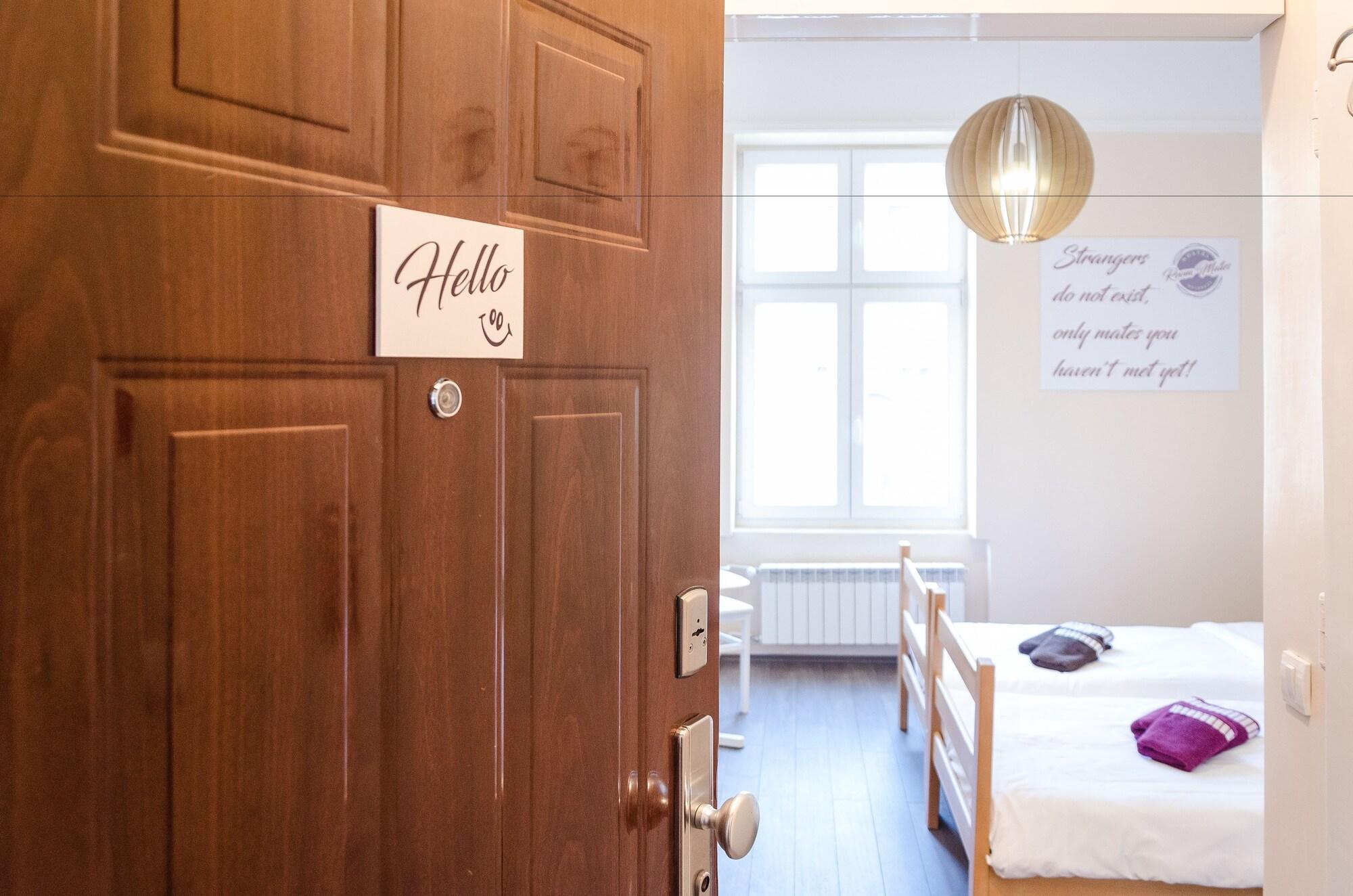 Roommates Hostel بلغراد المظهر الخارجي الصورة