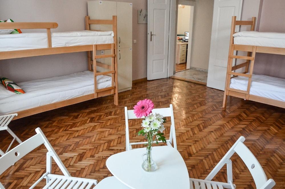 Roommates Hostel بلغراد المظهر الخارجي الصورة