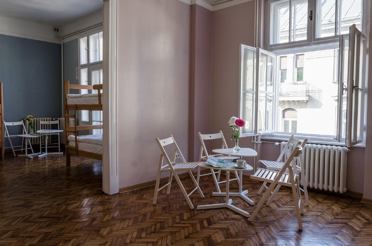 Roommates Hostel بلغراد المظهر الخارجي الصورة
