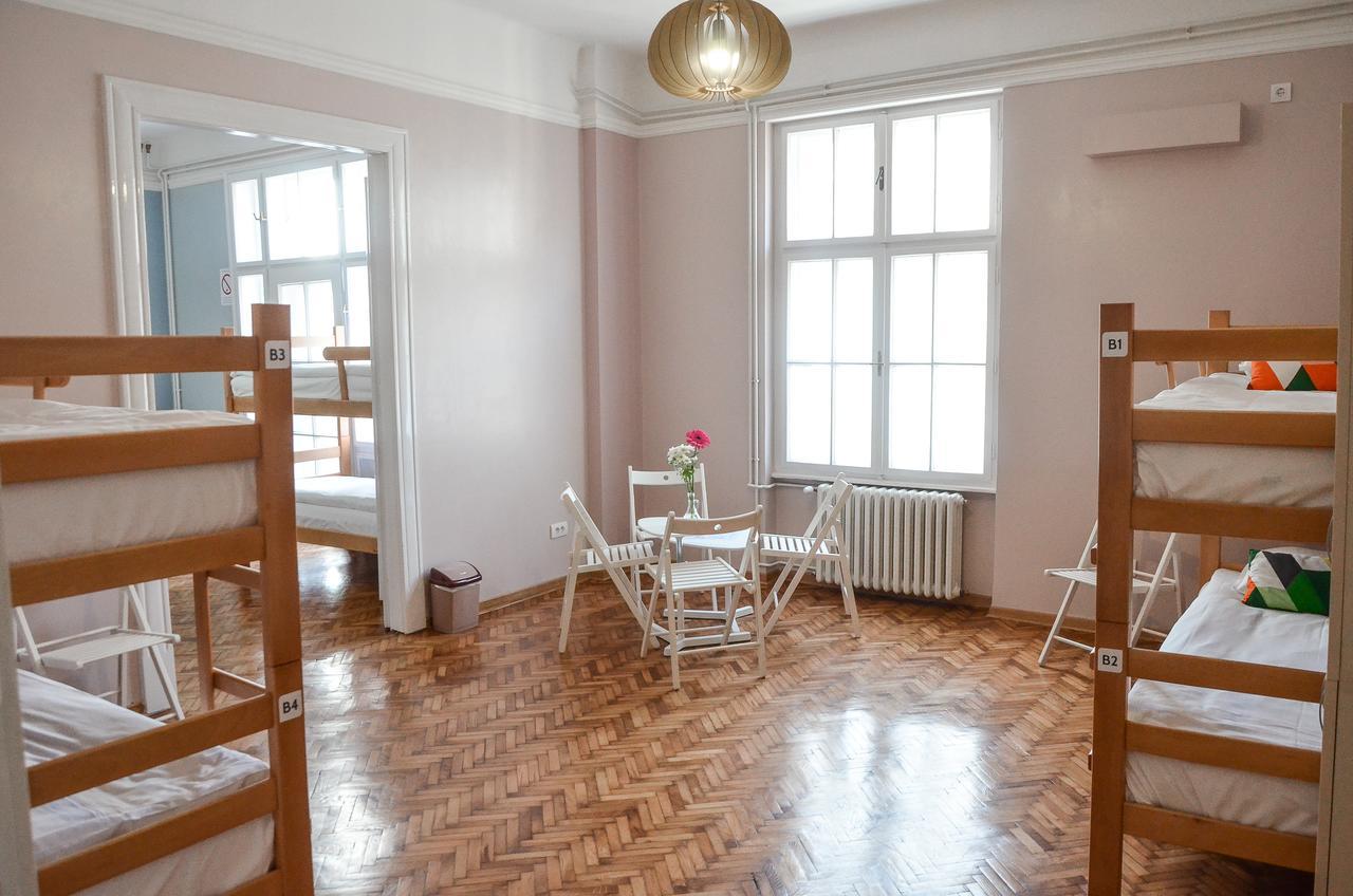 Roommates Hostel بلغراد المظهر الخارجي الصورة
