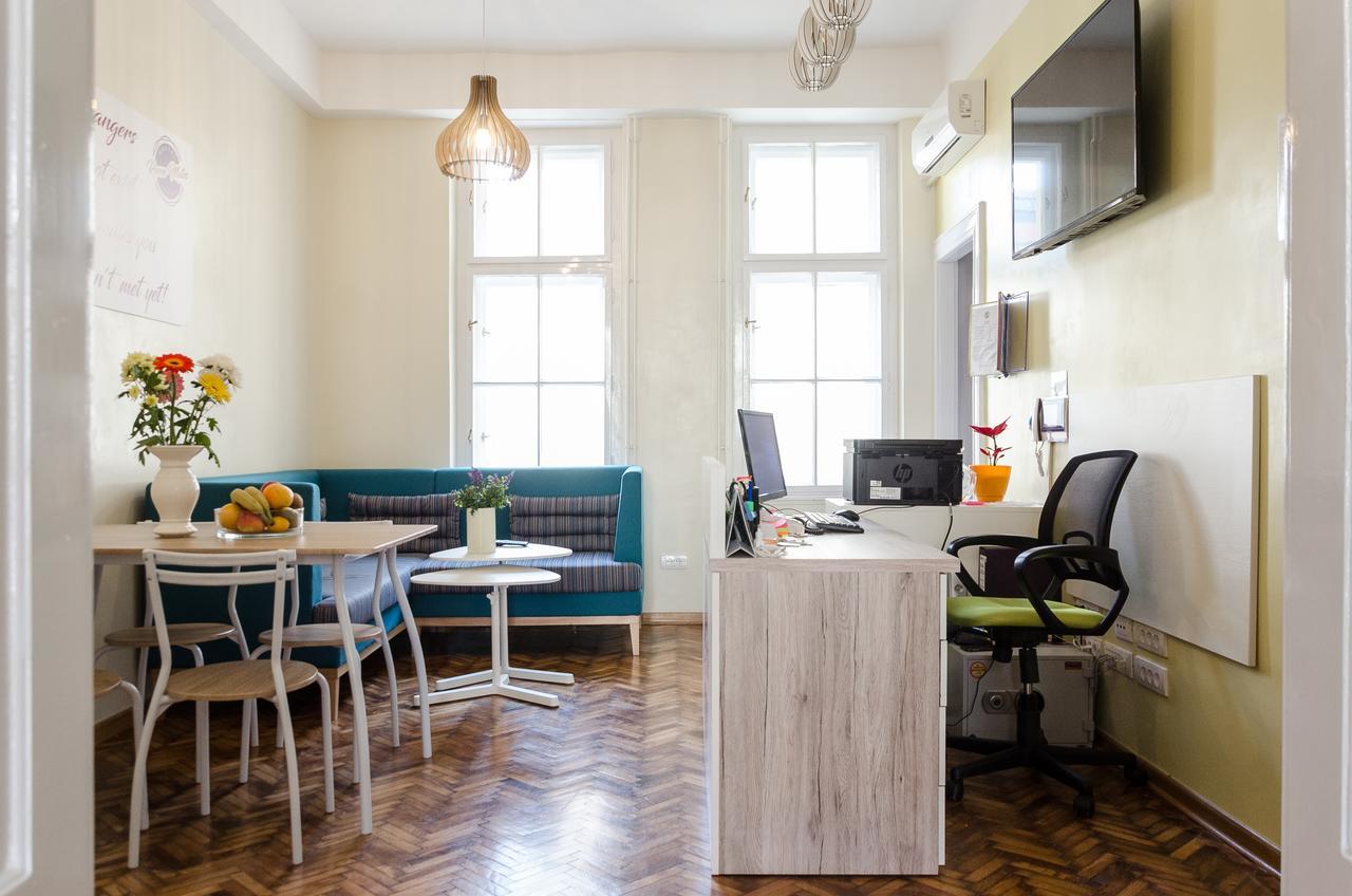 Roommates Hostel بلغراد المظهر الخارجي الصورة