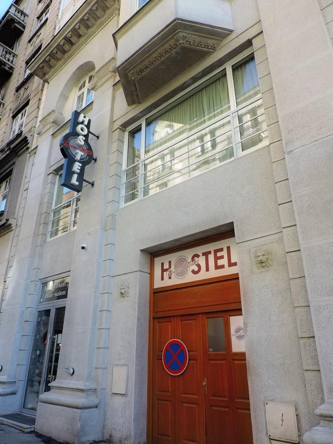 Roommates Hostel بلغراد المظهر الخارجي الصورة