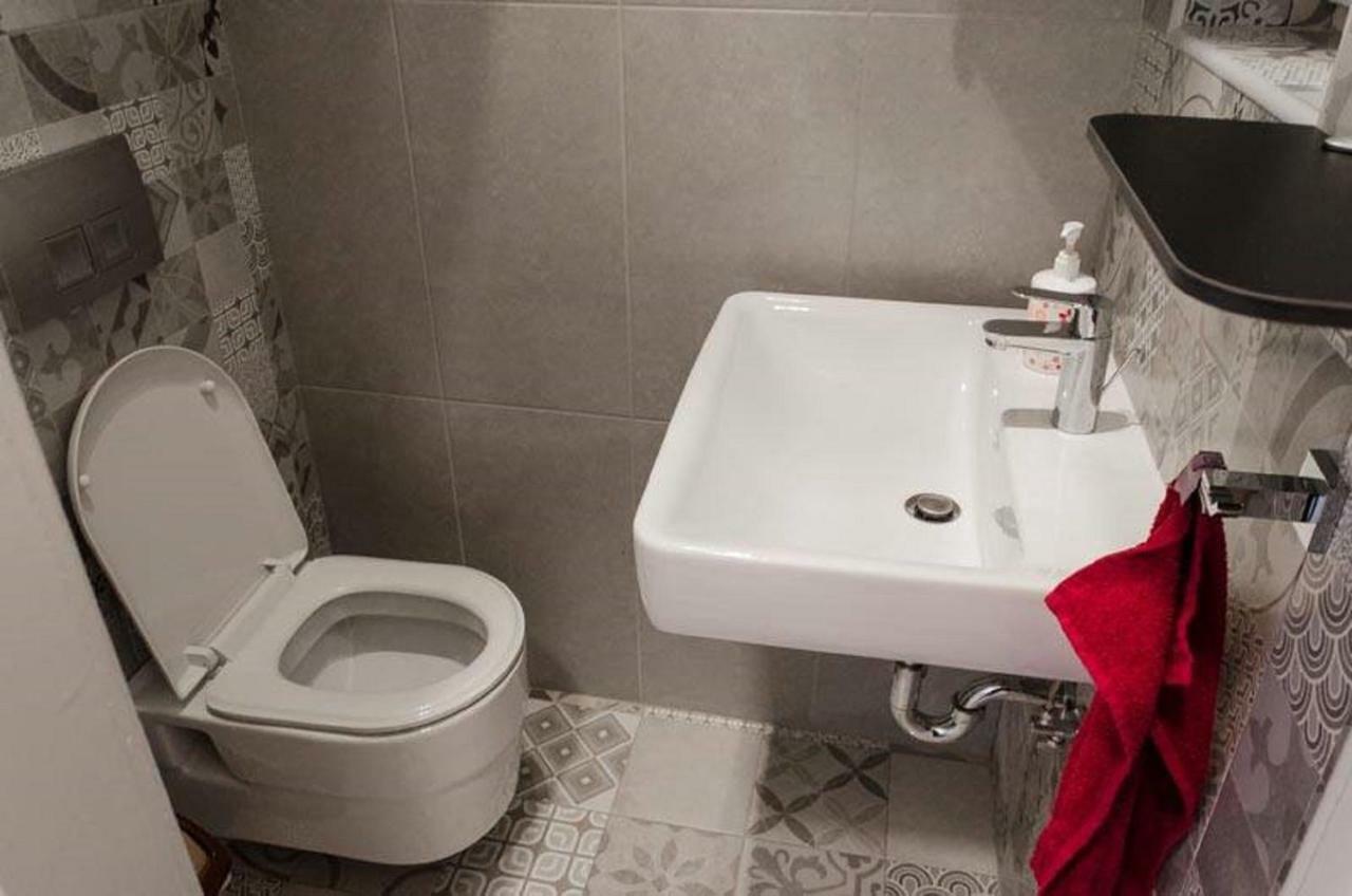 Roommates Hostel بلغراد المظهر الخارجي الصورة